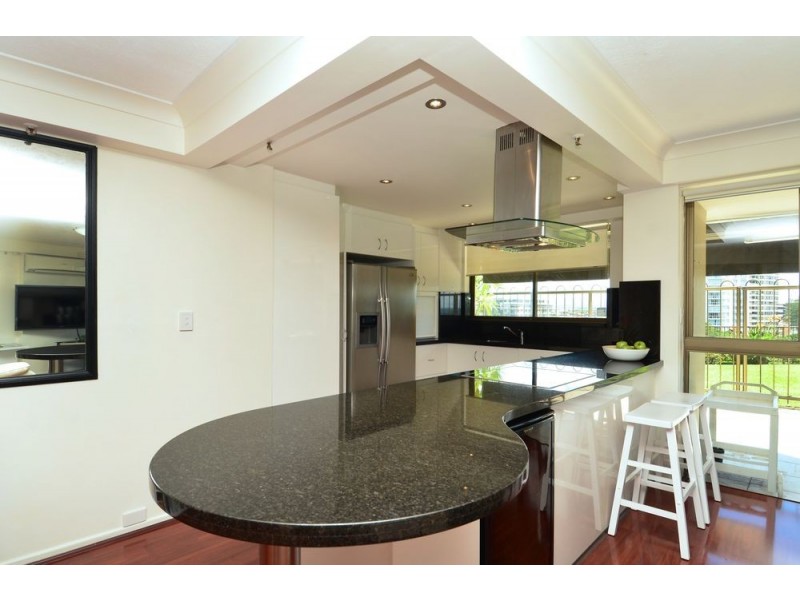 2/45 Hayle Street, Burleigh Heads QLD 4220