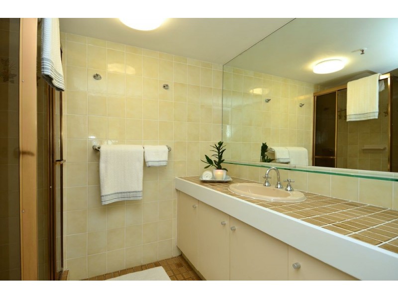 2/45 Hayle Street, Burleigh Heads QLD 4220