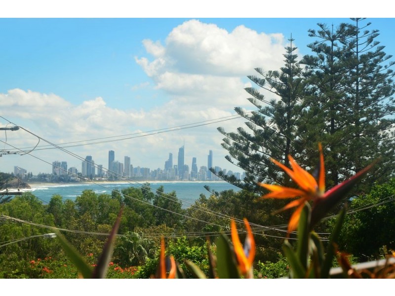 2/45 Hayle Street, Burleigh Heads QLD 4220
