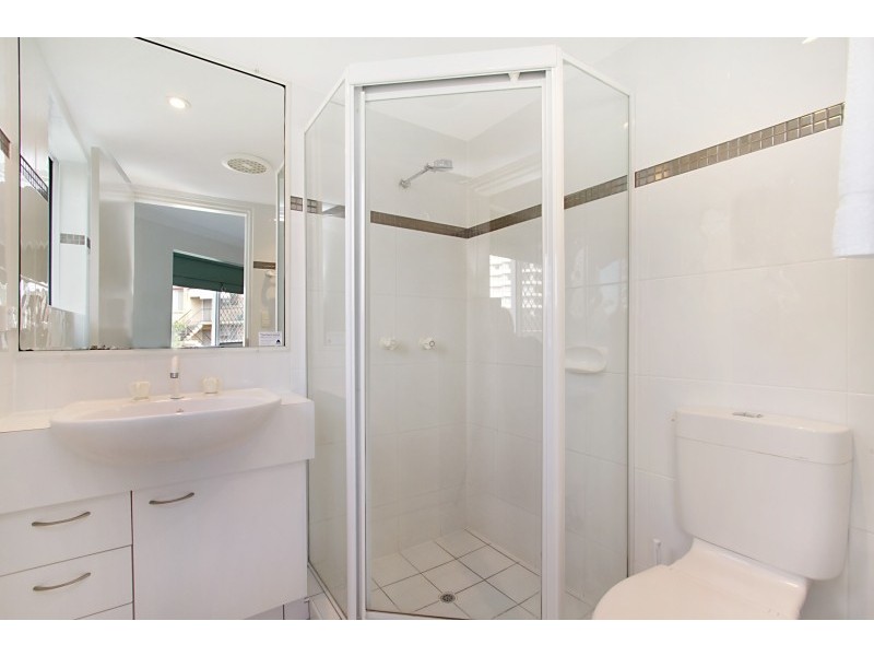 15/136 The Esplanade, Burleigh Heads QLD 4220