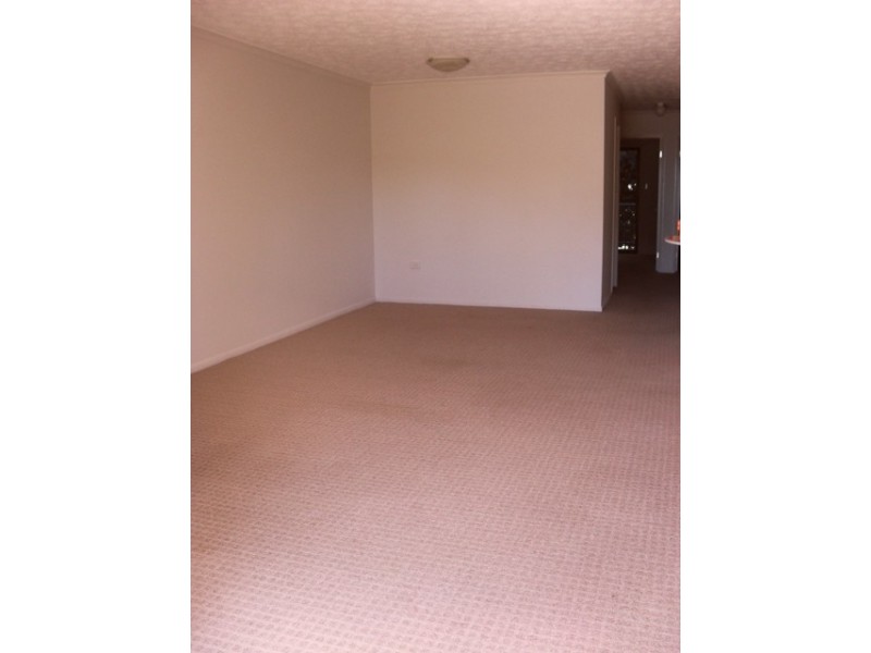 5/2 Brake Street, Burleigh Heads QLD 4220