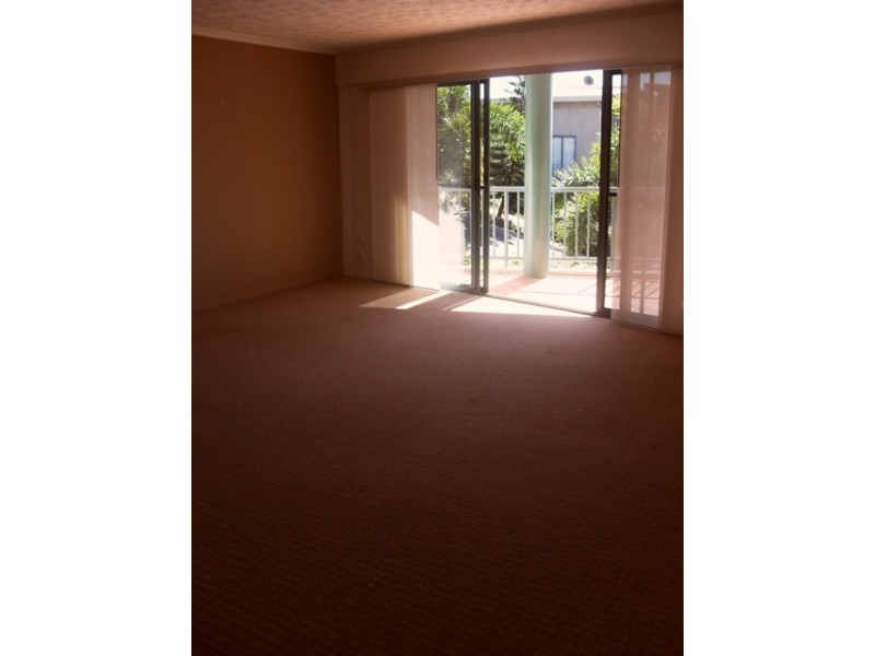 5/2 Brake Street, Burleigh Heads QLD 4220