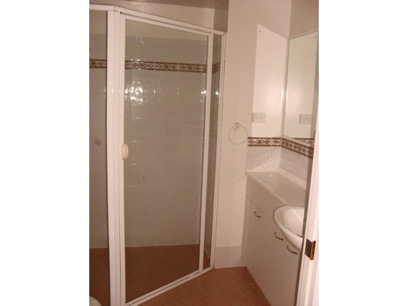 5/2 Brake Street, Burleigh Heads QLD 4220