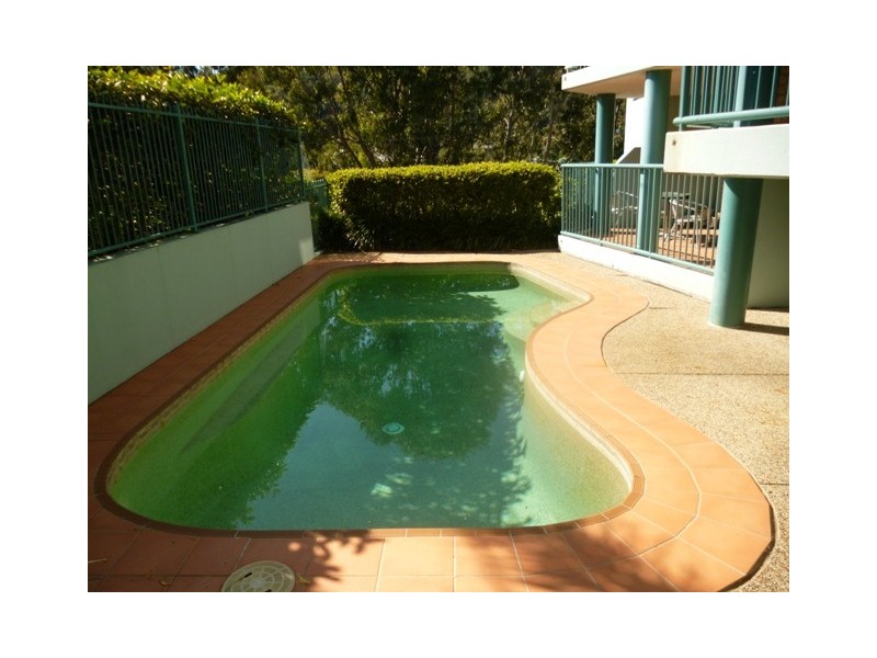 5/2 Brake Street, Burleigh Heads QLD 4220