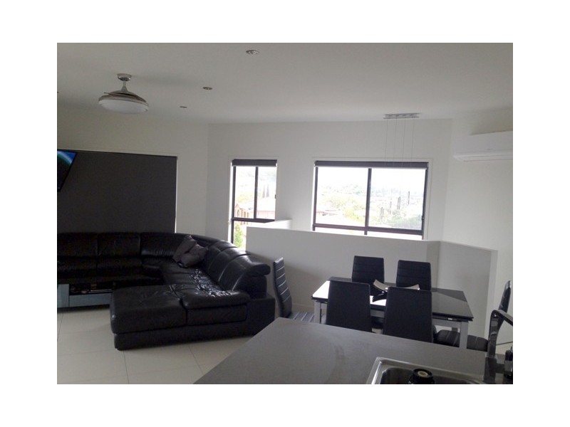 4A Orchna Street, Burleigh Heads QLD 4220