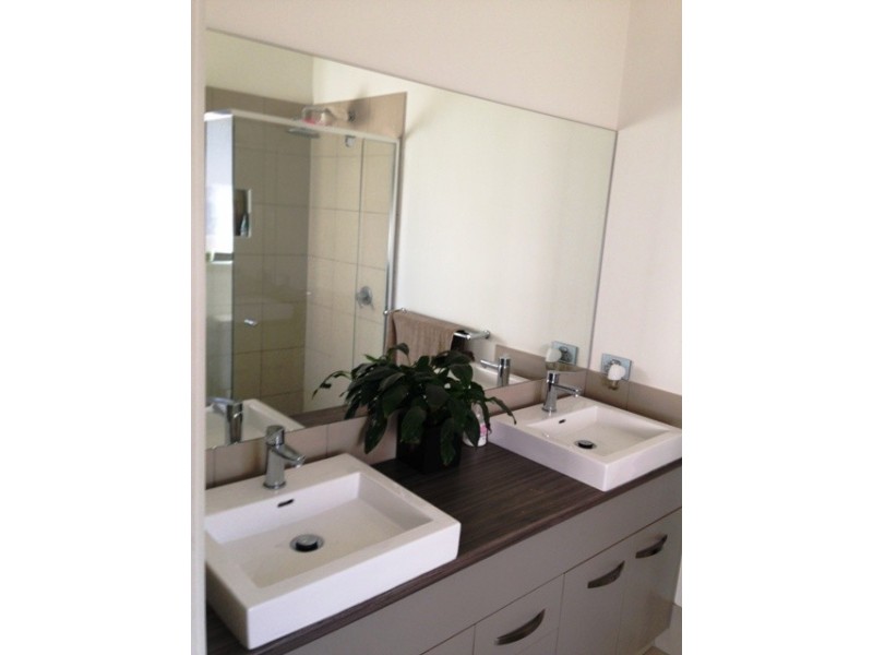 4A Orchna Street, Burleigh Heads QLD 4220