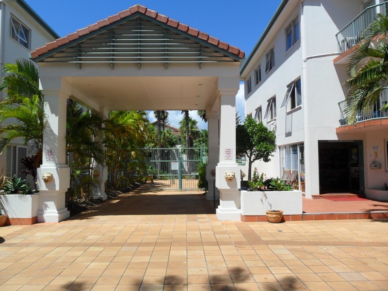 8/7 Redondo Avenue, Miami QLD 4220