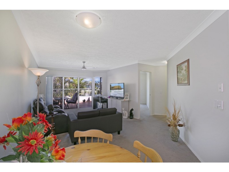 8/7 Redondo Avenue, Miami QLD 4220