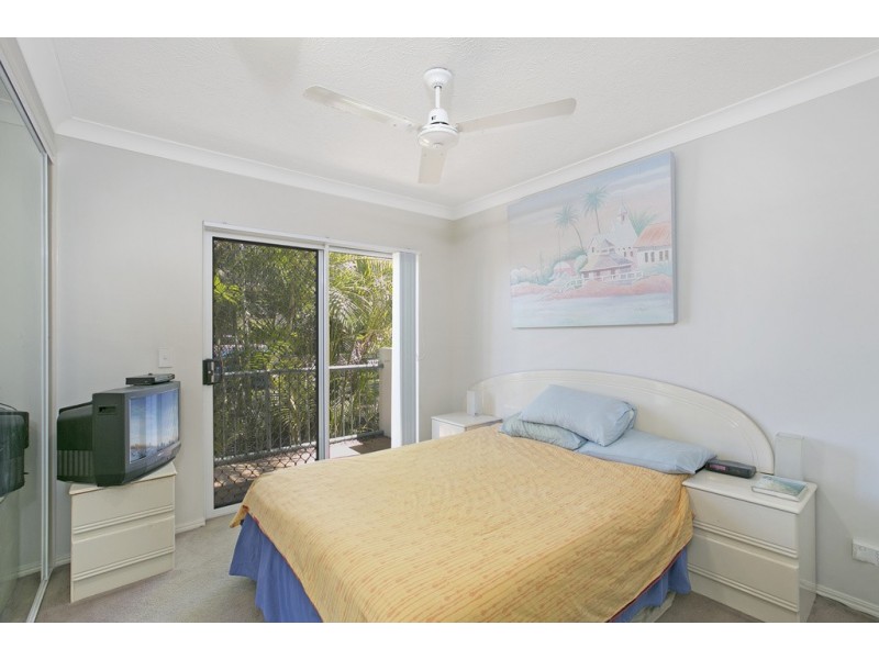 8/7 Redondo Avenue, Miami QLD 4220