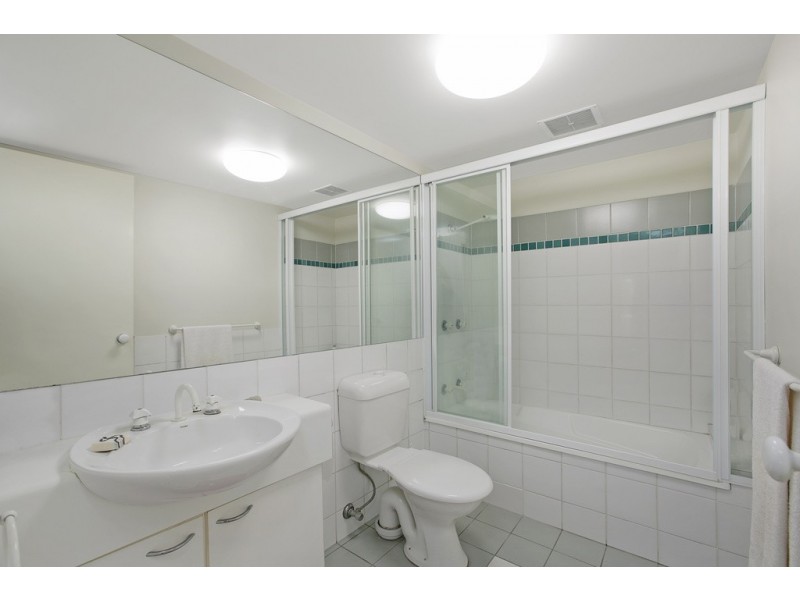 8/7 Redondo Avenue, Miami QLD 4220