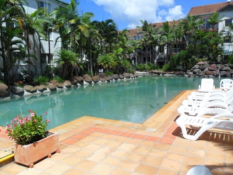 8/7 Redondo Avenue, Miami QLD 4220