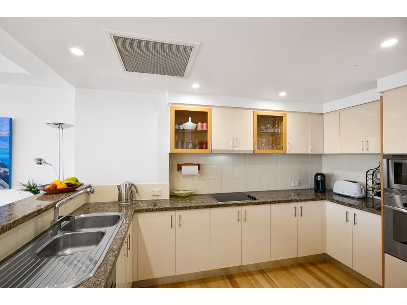 1172/33 Alexandra Avenue, Broadbeach QLD 4218