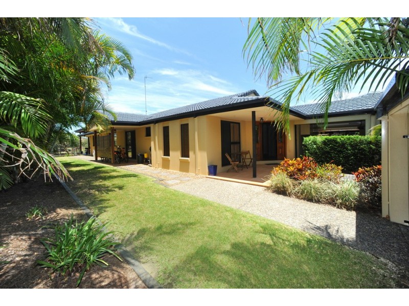 52 Honeyeater Drive, Burleigh Waters QLD 4220