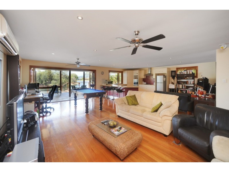 52 Honeyeater Drive, Burleigh Waters QLD 4220