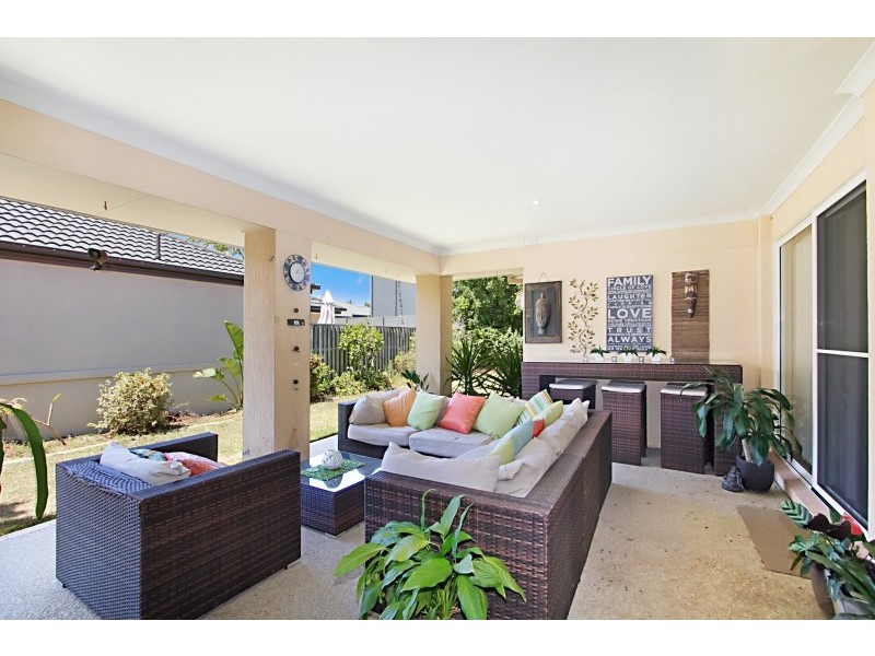 147 Harrier Drive, Burleigh Waters QLD 4220