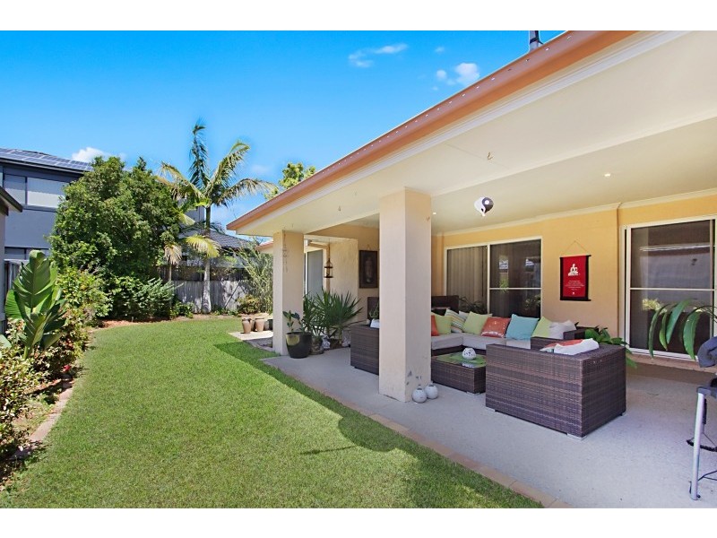 147 Harrier Drive, Burleigh Waters QLD 4220