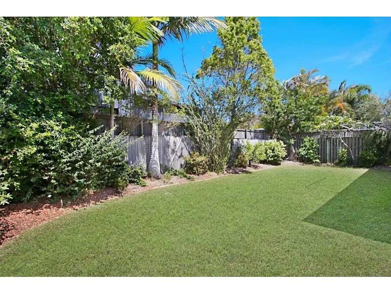 147 Harrier Drive, Burleigh Waters QLD 4220
