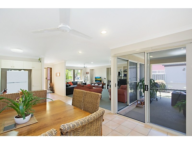 147 Harrier Drive, Burleigh Waters QLD 4220
