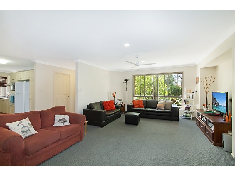 147 Harrier Drive, Burleigh Waters QLD 4220