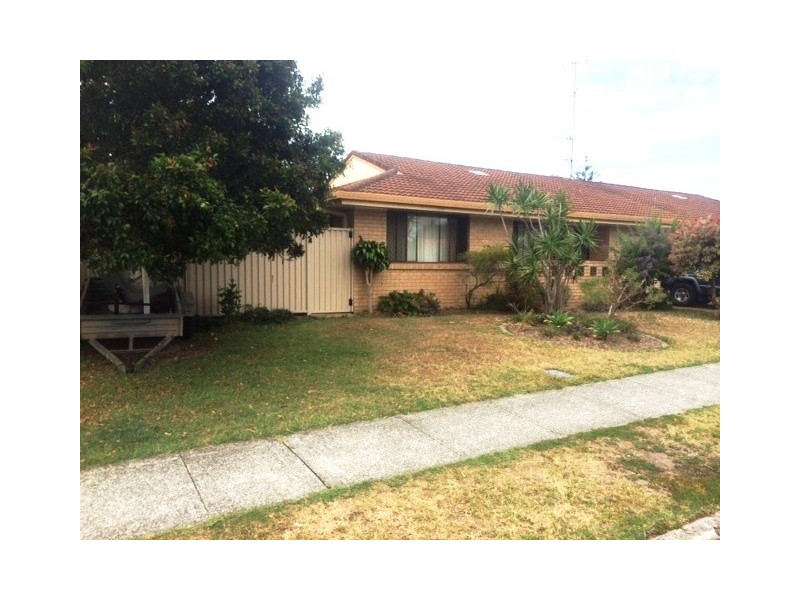 1/105 Mountain View Ave, Miami QLD 4220