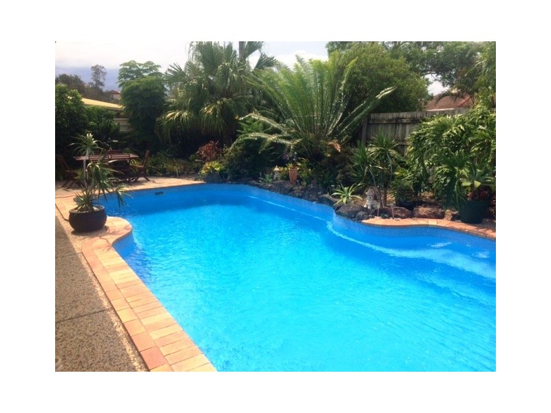 1/105 Mountain View Ave, Miami QLD 4220