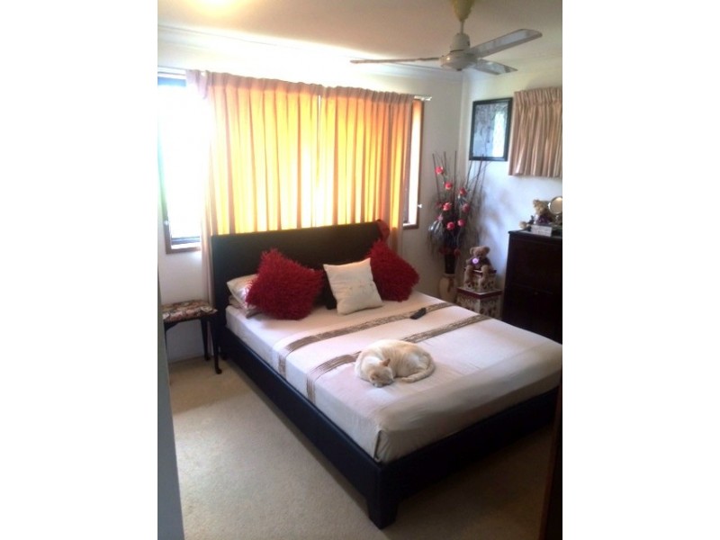 1/105 Mountain View Ave, Miami QLD 4220