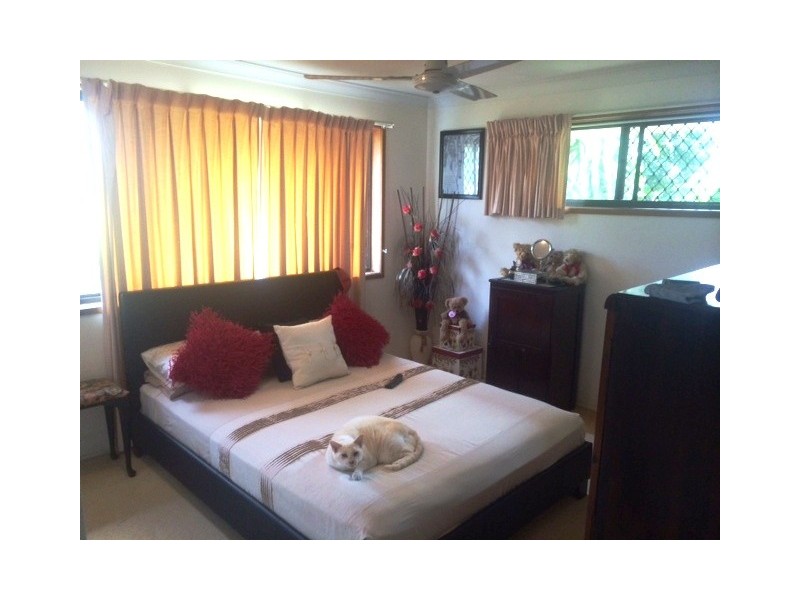 1/105 Mountain View Ave, Miami QLD 4220