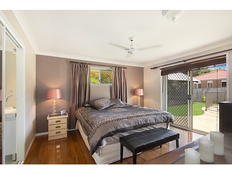 7 Beaconsfield Drive, Burleigh Waters QLD 4220