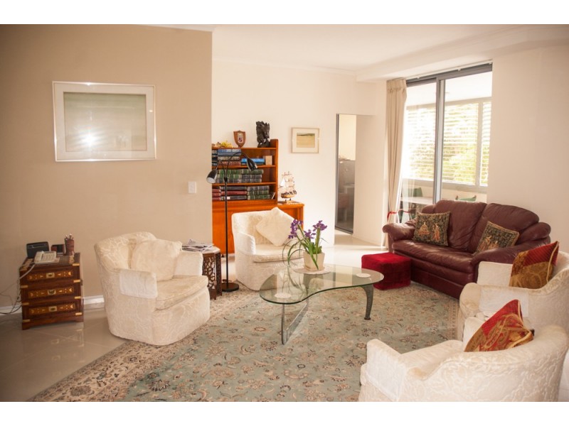 2040/1 Ocean Street, Burleigh Heads QLD 4220