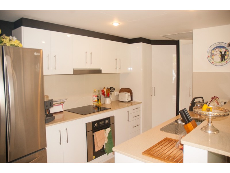 2040/1 Ocean Street, Burleigh Heads QLD 4220