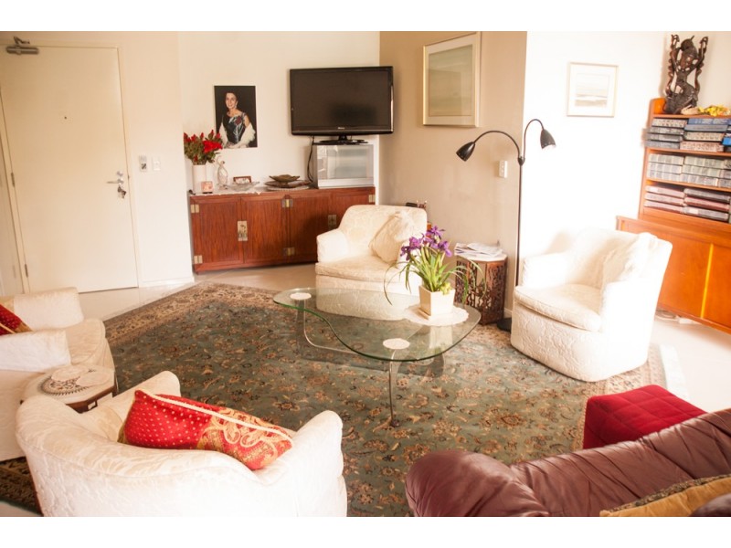 2040/1 Ocean Street, Burleigh Heads QLD 4220