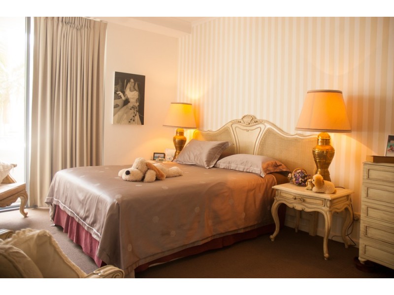 2040/1 Ocean Street, Burleigh Heads QLD 4220