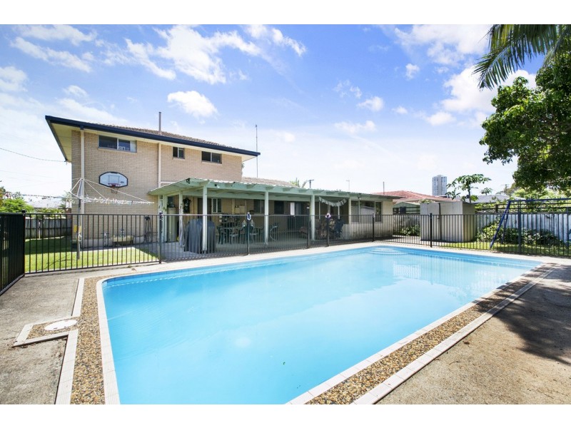 12 Curlew Crescent, Burleigh Waters QLD 4220