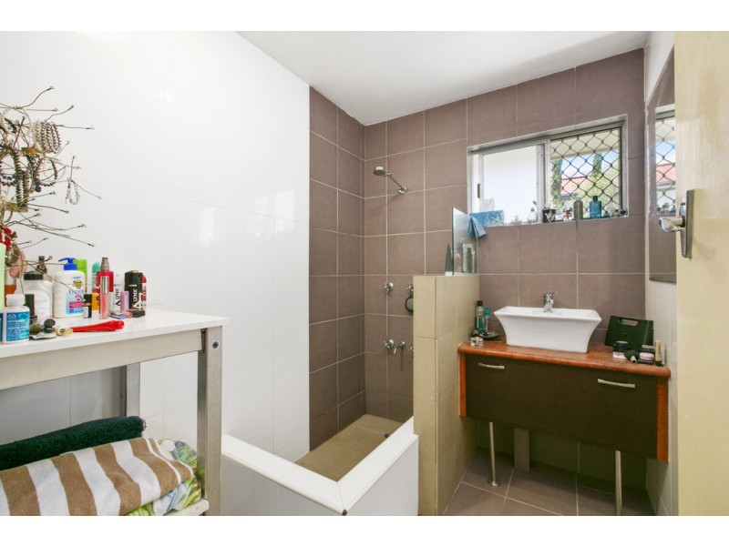 114 Nobby Parade, Miami QLD 4220