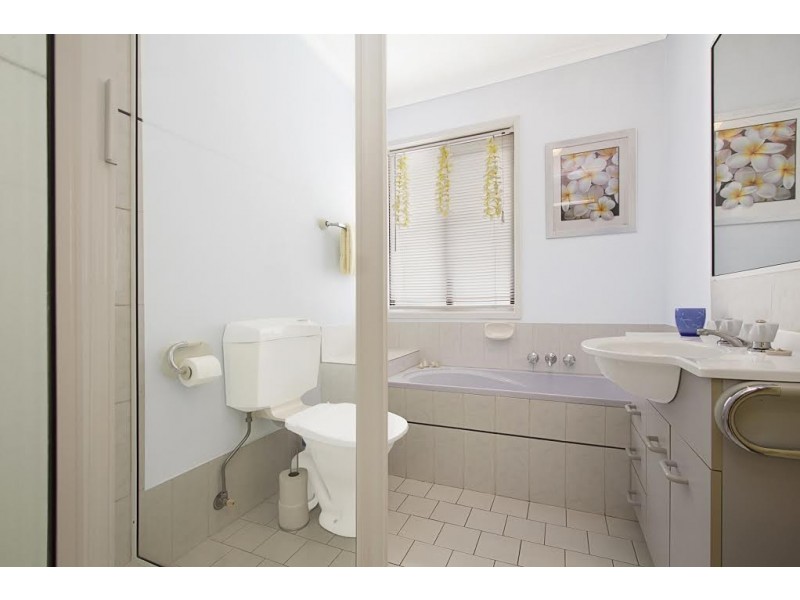 2/35 Frascott Avenue, Varsity Lakes QLD 4227