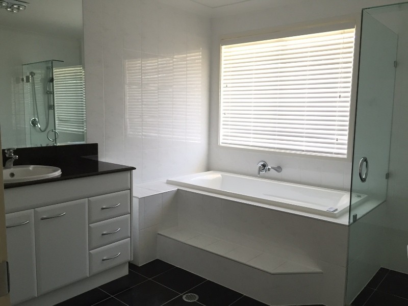 Varsity Lakes QLD 4227