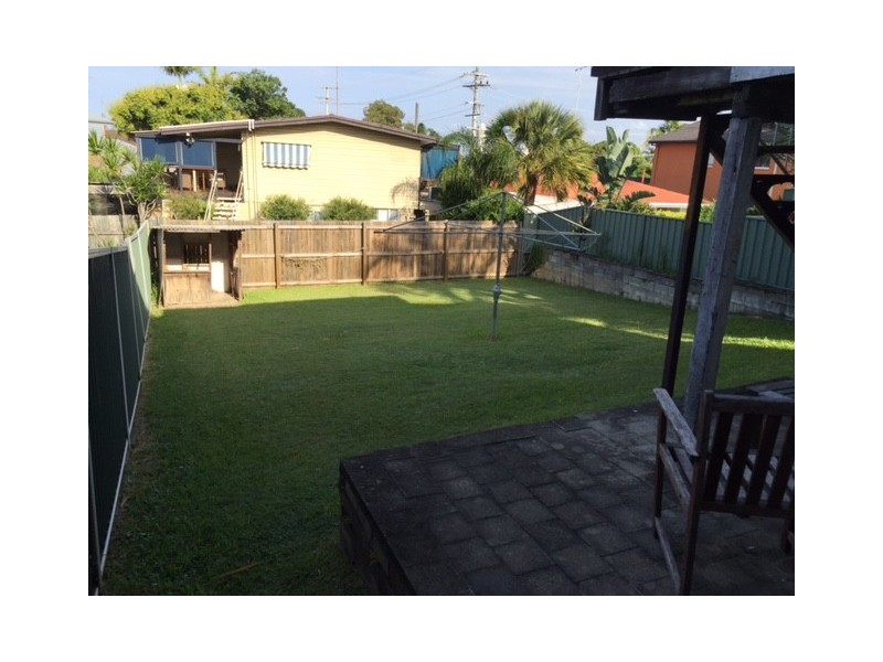 44 Hillcrest Parade, Miami QLD 4220