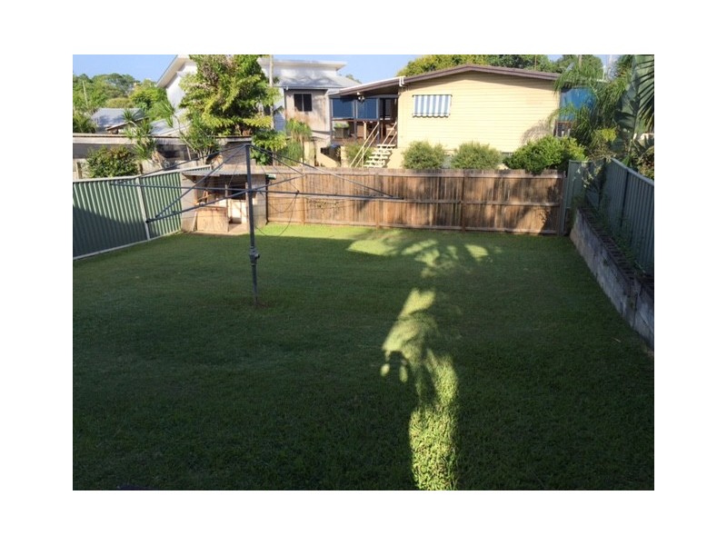 44 Hillcrest Parade, Miami QLD 4220