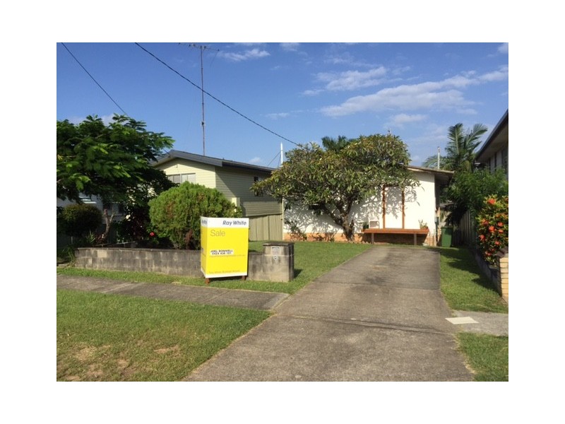 44 Hillcrest Parade, Miami QLD 4220