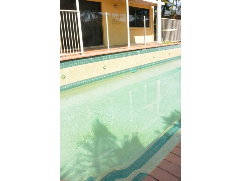 62 Sea Eagle Drive, Burleigh Waters QLD 4220