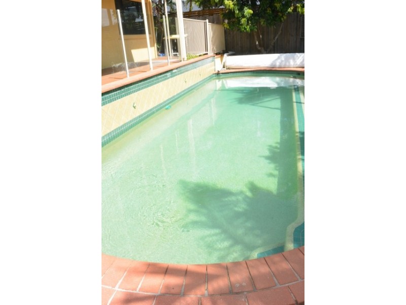 62 Sea Eagle Drive, Burleigh Waters QLD 4220