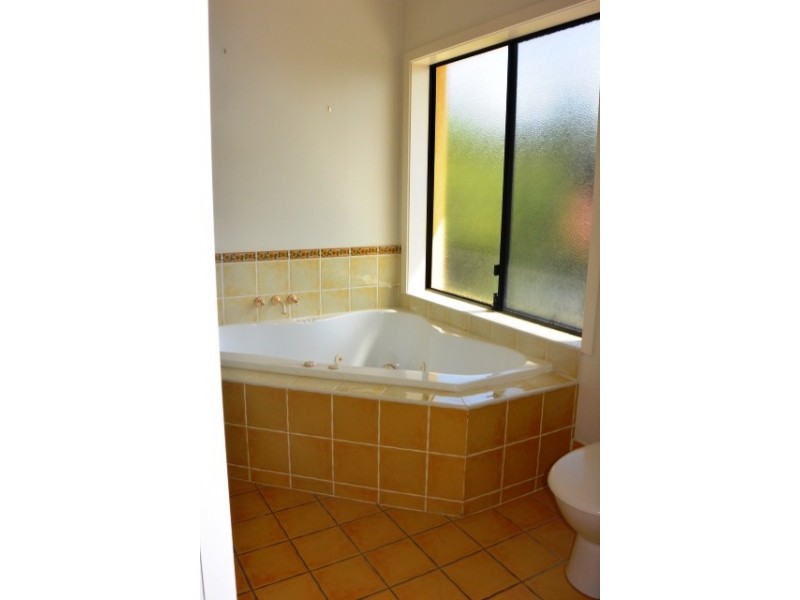 62 Sea Eagle Drive, Burleigh Waters QLD 4220