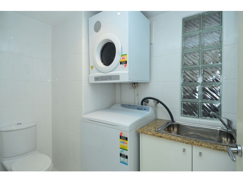 9/2008 Gold Coast Highway, Miami QLD 4220