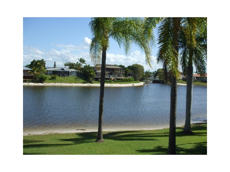 1 Parakeet Place, Burleigh Waters QLD 4220