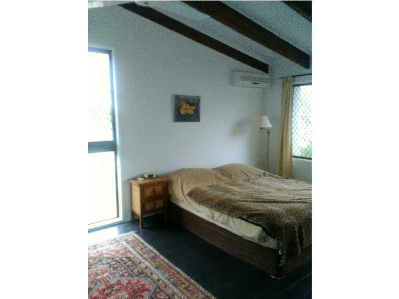 1 Parakeet Place, Burleigh Waters QLD 4220