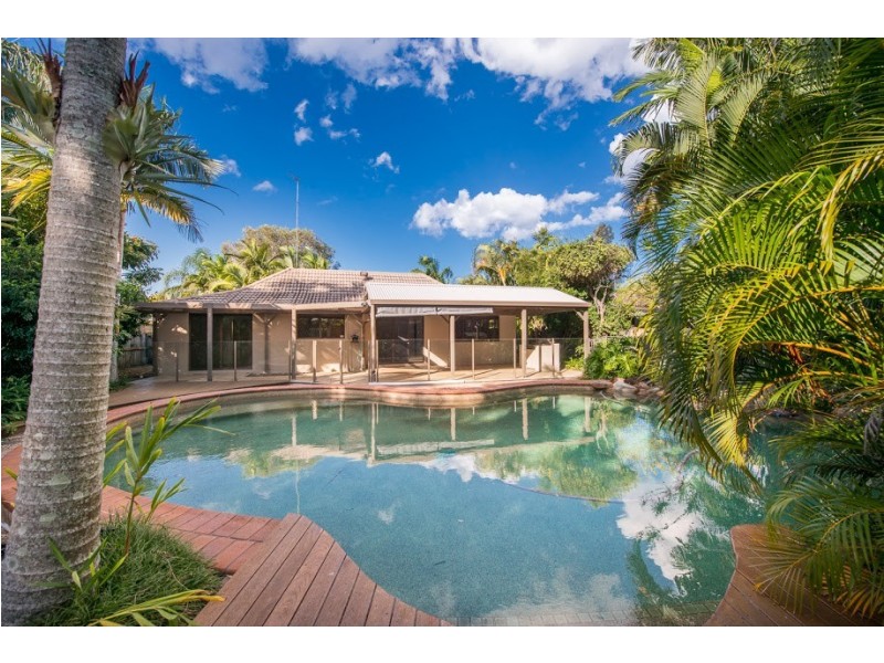 45 Rawlinna Drive, Mermaid Waters QLD 4218
