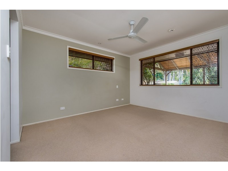 45 Rawlinna Drive, Mermaid Waters QLD 4218