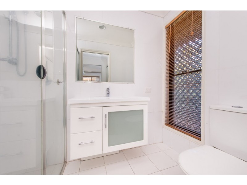 45 Rawlinna Drive, Mermaid Waters QLD 4218