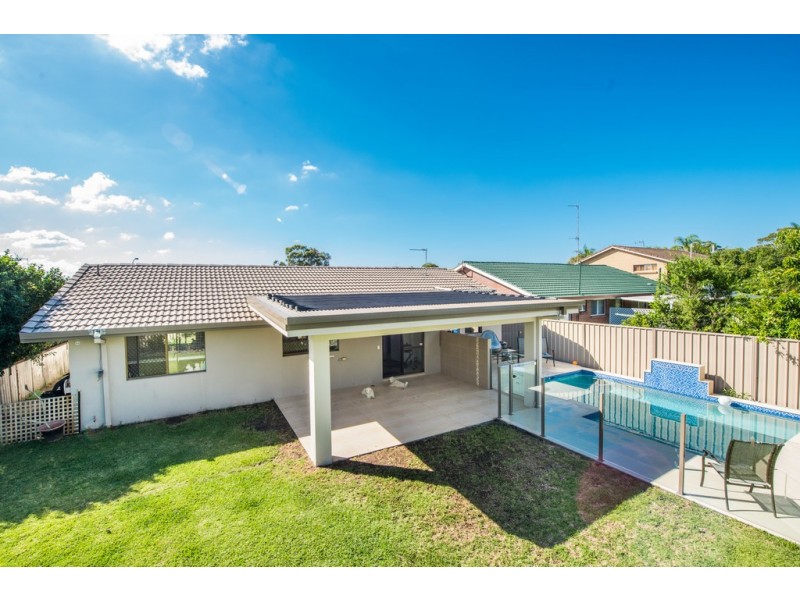 70 Mountain View Avenue, Burleigh Waters QLD 4220
