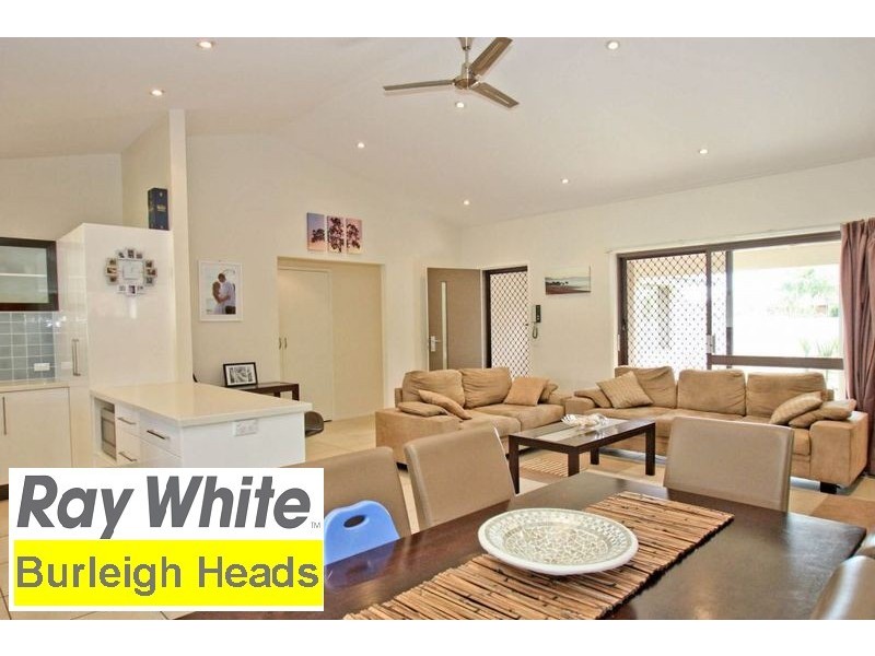 70 Mountain View Avenue, Burleigh Waters QLD 4220